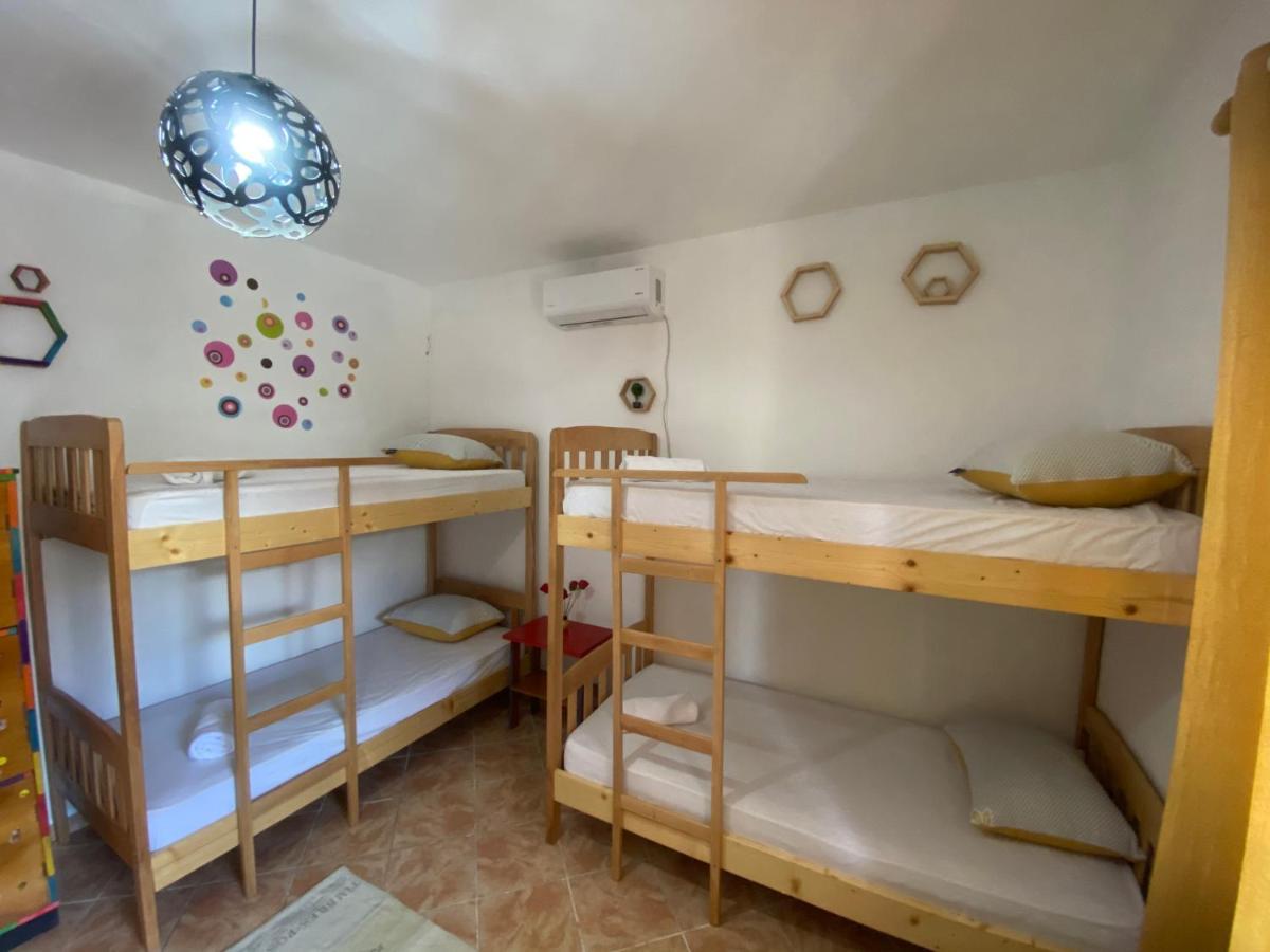 The Hood - Shkodra Backpackers Hostel Exterior foto